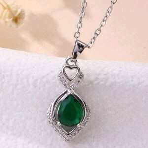 New Elegant Silver and Green Pendant Necklace